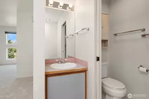 535 Summit Ave E, Seattle, WA 98102 - Photo 25