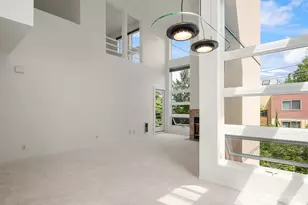 535 Summit Ave E, Seattle, WA 98102 - Photo 13