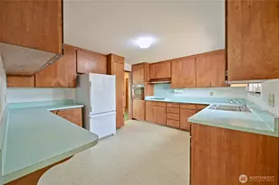 23031 19th Ave S, Des Moines, WA 98198 - Photo 11