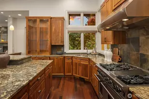 3052 NE Harrison St, Issaquah, WA 98029 - Photo 15