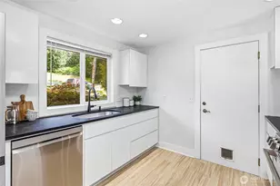 1101 Raymond St, Bellingham, WA 98229 - Photo 9