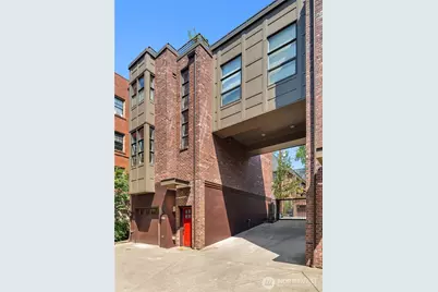 429 13th Avenue E, Seattle, WA 98102 - Photo 1