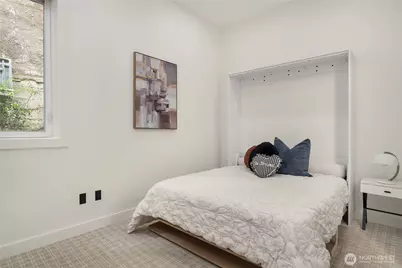 429 13th Avenue E, Seattle, WA 98102 - Photo 3
