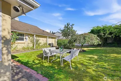 1016 Sunset Way, Bellevue, WA 98004 - Photo 33