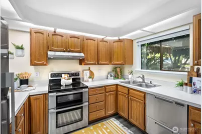 19115 Ballinger Way NW #102, Lake Forest Park, WA 98155 - Photo 7