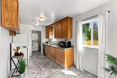 10303 B Street E, Tacoma, WA 98445 - Photo 9