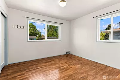 10303 B Street E, Tacoma, WA 98445 - Photo 15