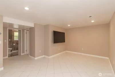 10020 SE 7th Street, Bellevue, WA 98004 - Photo 25