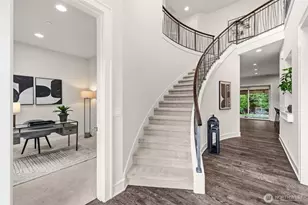 8431 SE 39th St, Mercer Island, WA 98040 - Photo 3