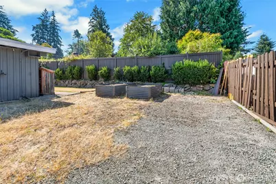 317 S 208th Street, Des Moines, WA 98198 - Photo 23