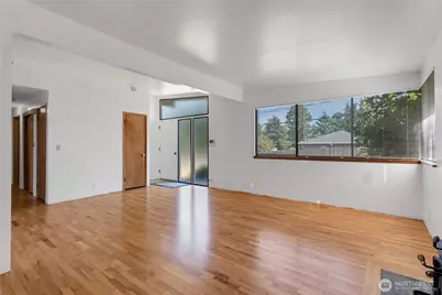 317 S 208th Street, Des Moines, WA 98198 - Photo 5
