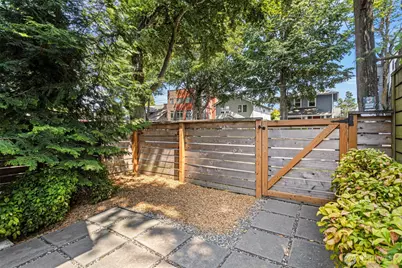 3029 Beacon Avenue S, Seattle, WA 98144 - Photo 3