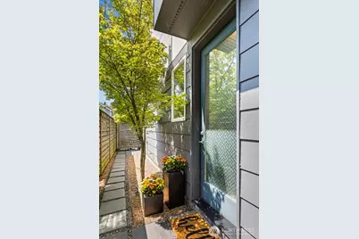 3029 Beacon Avenue S, Seattle, WA 98144 - Photo 5