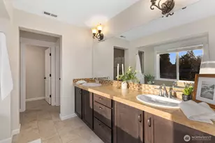 14008 SE 21st Pl, Bellevue, WA 98007 - Photo 17