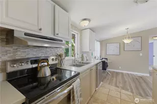10015 189th St E, Puyallup, WA 98375 - Photo 19