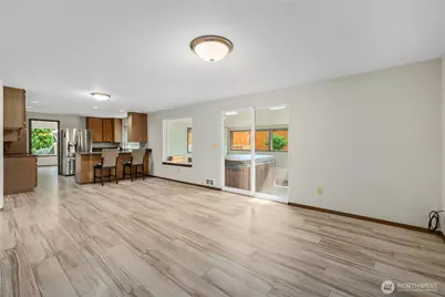 820 Monroe Avenue NE, Renton, WA 98056 - Photo 13