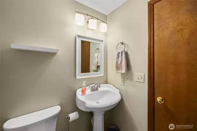 820 Monroe Avenue NE, Renton, WA 98056 - Photo 15