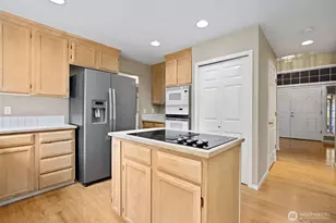 8021 NE 122nd Pl, Kirkland, WA 98034 - Photo 13