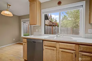 8021 NE 122nd Pl, Kirkland, WA 98034 - Photo 11