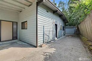 2327 NE 92nd St, Seattle, WA 98115 - Photo 15