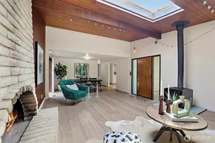 2327 NE 92nd St, Seattle, WA 98115 - Photo 5