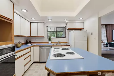 2327 NE 92nd Street, Seattle, WA 98115 - Photo 7