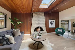 2327 NE 92nd St, Seattle, WA 98115 - Photo 3