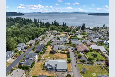 6406 E Royal View Lane, Port Orchard, WA 98366 - Photo 37