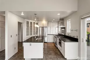 6406 E Royalview Ln, Port Orchard, WA 98366 - Photo 9