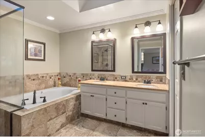 6807 214th Avenue NE, Redmond, WA 98053 - Photo 35