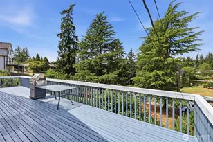 352 Lochwood Dr, Camano Island, WA 98282 - Photo 5