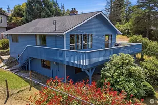 352 Lochwood Dr, Camano Island, WA 98282 - Photo 11