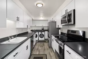 8001 Sand Point NE, Seattle, WA 98115 - Photo 9