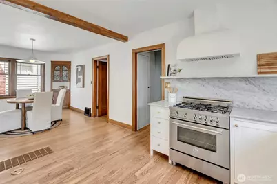2714 10th Avenue W, Seattle, WA 98119 - Photo 17
