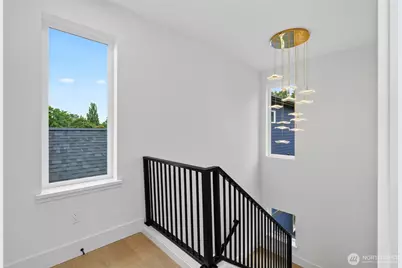 12036 Hiram Place NE, Seattle, WA 98125 - Photo 15