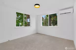 12036 Hiram Pl NE, Seattle, WA 98125 - Photo 17