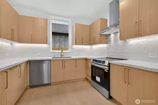 12036 Hiram Pl NE, Seattle, WA 98125 - Photo 5