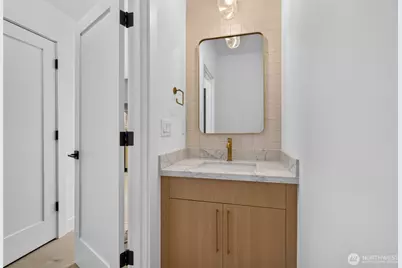 12036 Hiram Place NE, Seattle, WA 98125 - Photo 13