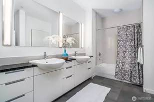 501 Roy St, Seattle, WA 98109 - Photo 17