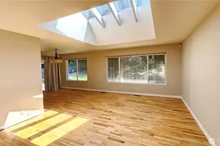1000 151st Pl NE, Bellevue, WA 98007 - Photo 3