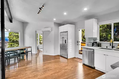 1115 8th Avenue W, Seattle, WA 98119 - Photo 9