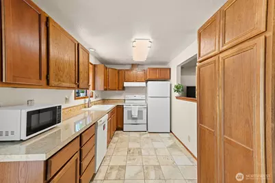 8925 Walter Court SW, Olympia, WA 98512 - Photo 9