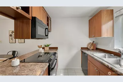 14210 NE 181st Place #M102, Woodinville, WA 98072 - Photo 9