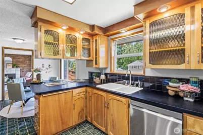 16613 19th Avenue SW, Burien, WA 98166 - Photo 9