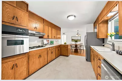 16217 SE Newport Way, Bellevue, WA 98006 - Photo 7