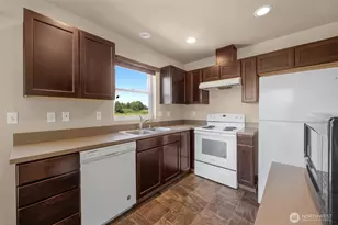 7515 100th St NE, Marysville, WA 98270 - Photo 3
