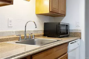 10455 Des Moines Memorial Dr S, Seattle, WA 98168 - Photo 11