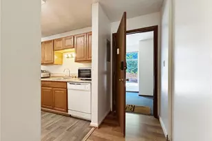 10455 Des Moines Memorial Dr S, Seattle, WA 98168 - Photo 5