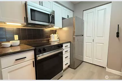 12303 Harbour Pointe Boulevard #EE304, Mukilteo, WA 98275 - Photo 9
