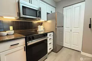 12303 Harbour Pointe Blvd, Mukilteo, WA 98275 - Photo 9